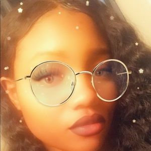 Meet your Posher, Dominque